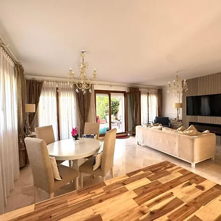 Casa Paraiso Εστεπόνα